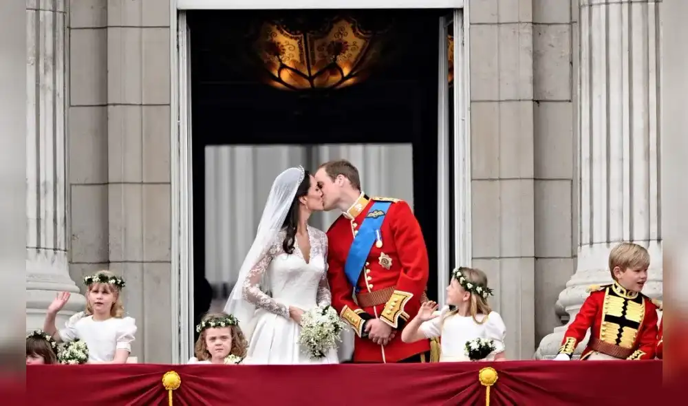 Los duques de Cambridge han sabido combinar la discreción con que llevan su vida familiar con el desempeño de sus obligaciones reales y las obras de caridad. Foto AFP