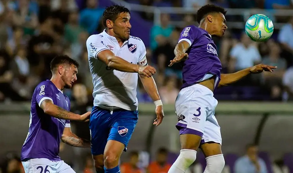 Sigue aquí EN VIVO ONLINE el Nacional vs. Defensor Sporting por el Campeonato Uruguayo 2019. | Foto: FocoUy Sigue aquí EN VIVO ONLINE el Nacional vs. Defensor Sporting por el Campeonato Uruguayo 2019. | Foto: FocoUy