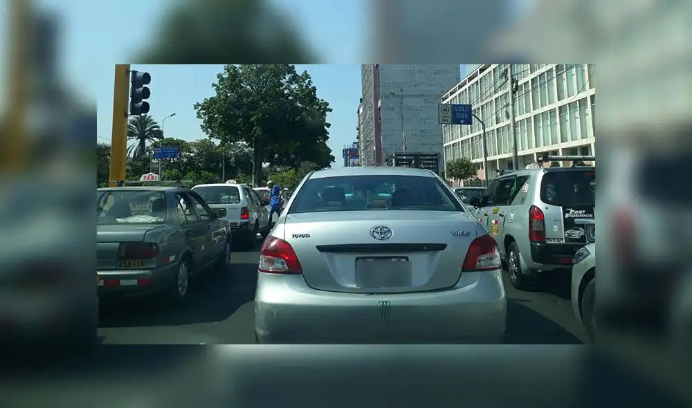 #YoDenuncio: molestia por congestión vehicular en el Cercado de Lima