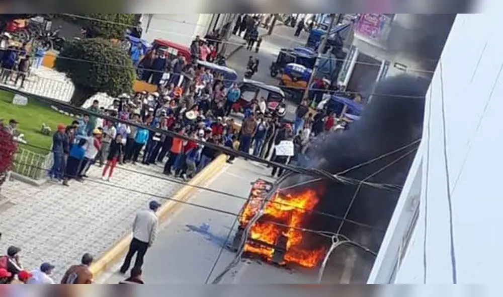 Cajamarca: ronderos capturan a presuntos ladrones y queman su mototaxi [VIDEO]