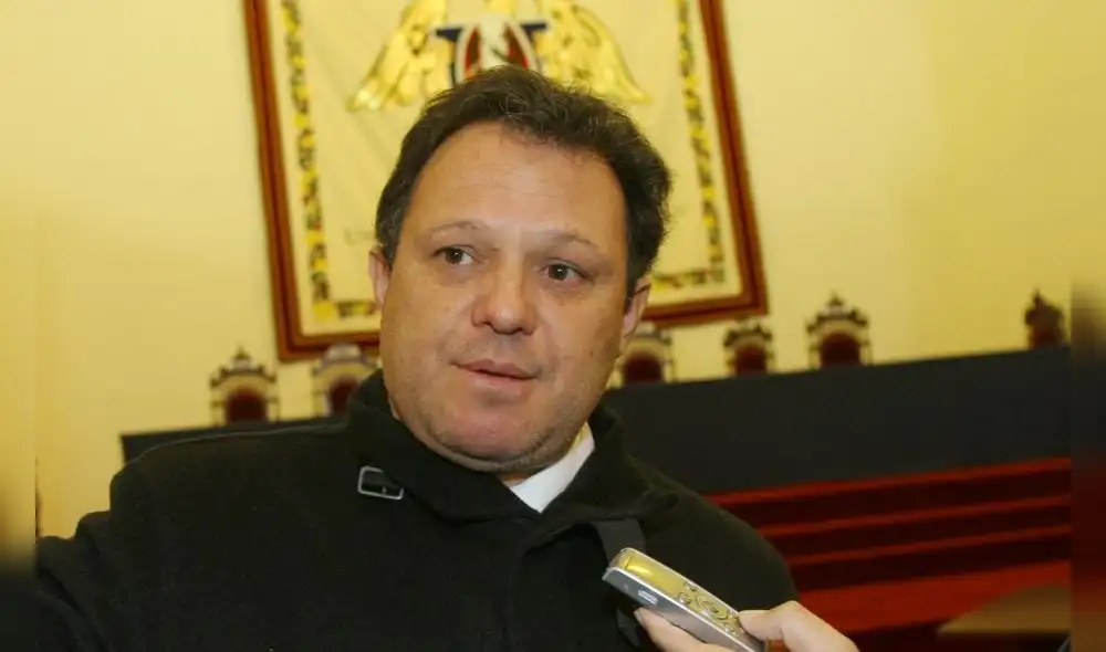 Mesía fue invitado por Rosa Bartra a la Comisión de Constitución para manifestarse contra el adelanto de elecciones. Foto: La República. Mesía fue invitado por Rosa Bartra a la Comisión de Constitución para manifestarse contra el adelanto de elecciones. Foto: La República.