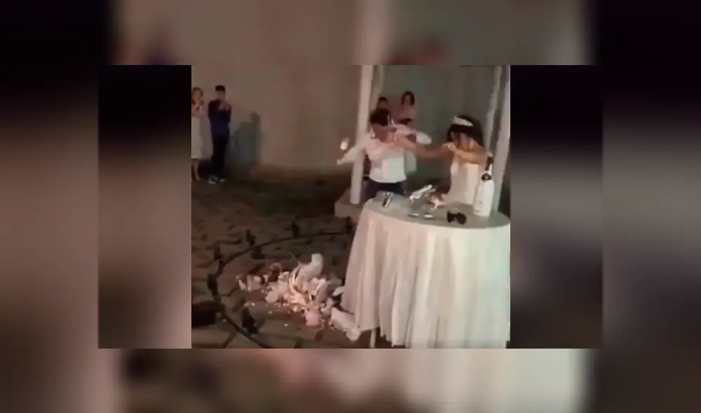 Facebook viral: mozo destapa champagne de espuma en boda, sin imaginar el desastre que provocaría [VIDEO] 