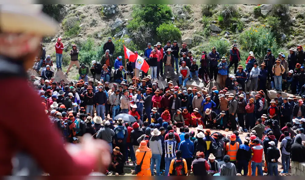 Las Bambas: minera señaló que continuará el diálogo y libre tránsito en la zona