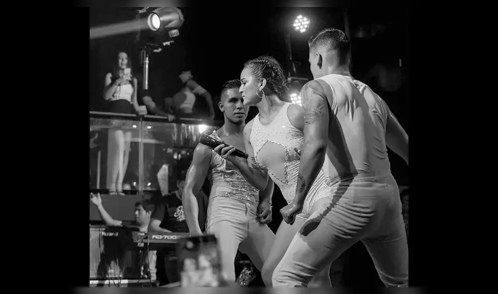 Novio de Daniela Darcourt sorprende con foto junto a la salsera