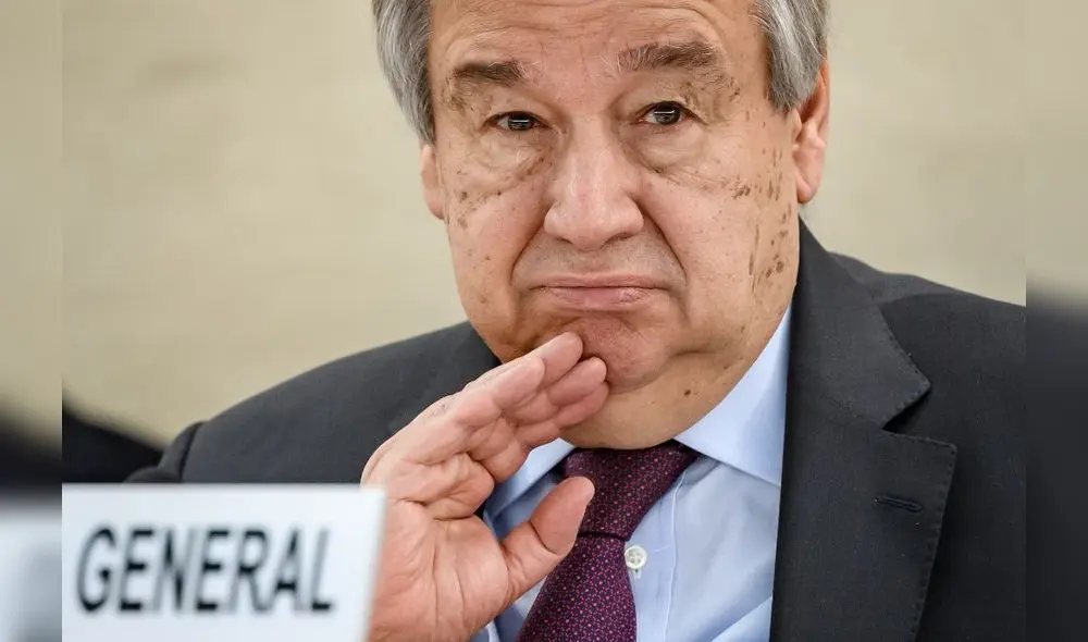 Jefe de la ONU dice que lo peor del coronavirus "está por llegar" en los países en guerra. Foto: AFP.
Guterres said that the scale of the crisis was due to "a disease that represents a threat to everybody in the world and... an economic impact that will bring a recession that probably has no parallel in the recent past."
"The combination of the two facts and the risk that it contributes to enhanced instability, enhanced unrest, and enhanced conflict are things that make us believe that this is the most challenging crisis we have faced since the Second World War," he told reporters.
The New York-based United Nations was founded at the end of the war in 1945 and has 193 member states. (Photo by Fabrice COFFRINI / AFP) Jefe de la ONU dice que lo peor del coronavirus "está por llegar" en los países en guerra. Foto: AFP.
Guterres said that the scale of the crisis was due to "a disease that represents a threat to everybody in the world and... an economic impact that will bring a recession that probably has no parallel in the recent past."
"The combination of the two facts and the risk that it contributes to enhanced instability, enhanced unrest, and enhanced conflict are things that make us believe that this is the most challenging crisis we have faced since the Second World War," he told reporters.
The New York-based United Nations was founded at the end of the war in 1945 and has 193 member states. (Photo by Fabrice COFFRINI / AFP)