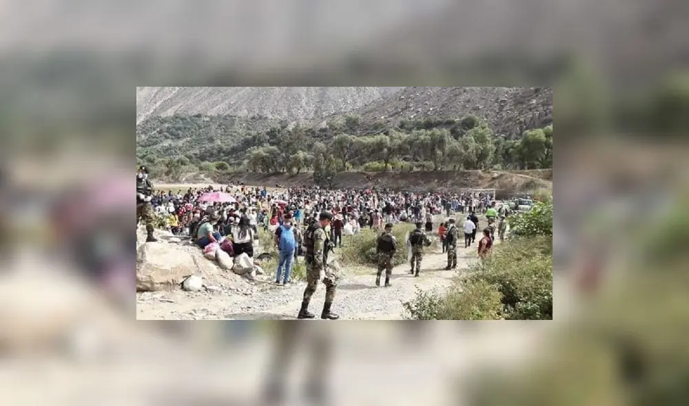 Cientos de personas fueron intervenidas en Huarochirí cuando caminaban de regreso hacia sus ciudades de origen. Foto: Cortesía