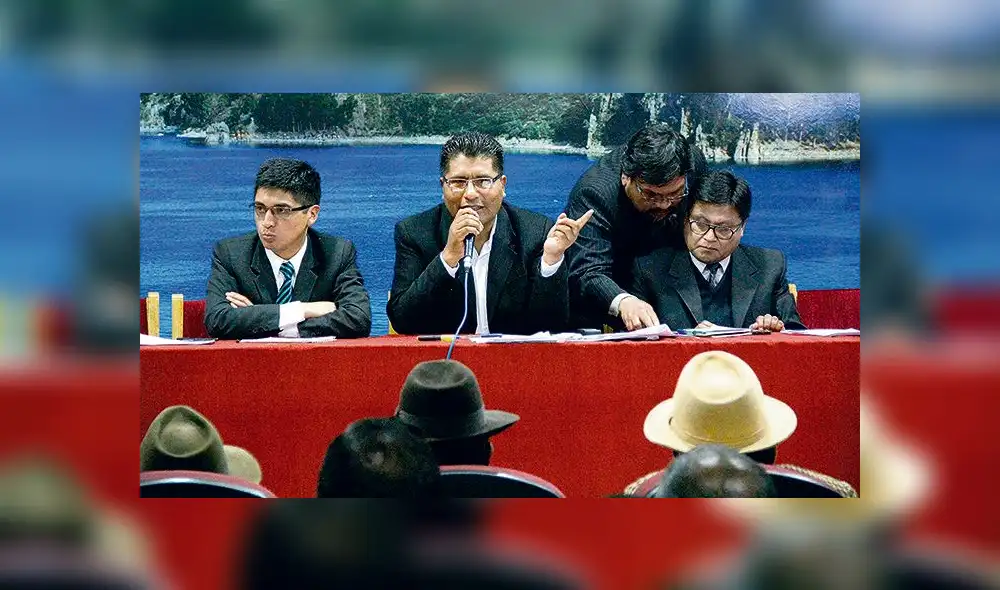 Dirigentes confrontan a Walter Aduviri por defensa de agua en Puno Dirigentes confrontan a Walter Aduviri por defensa de agua en Puno