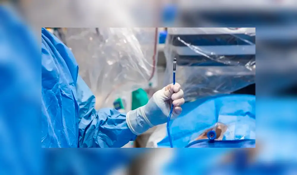 Implantan con éxito el marcapasos más pequeño del mundo a hombre de 74 años