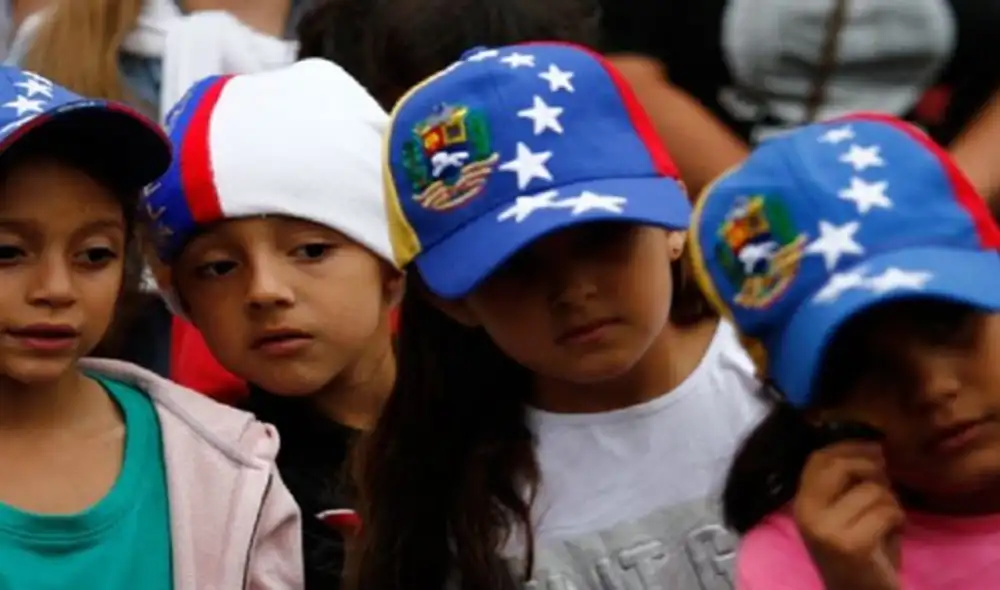Alrededor de 150 mil niños y adolescentes venezolanos han migrado al Perú empujados por la crisis social y económica que vive su país. Alrededor de 150 mil niños y adolescentes venezolanos han migrado al Perú empujados por la crisis social y económica que vive su país.
