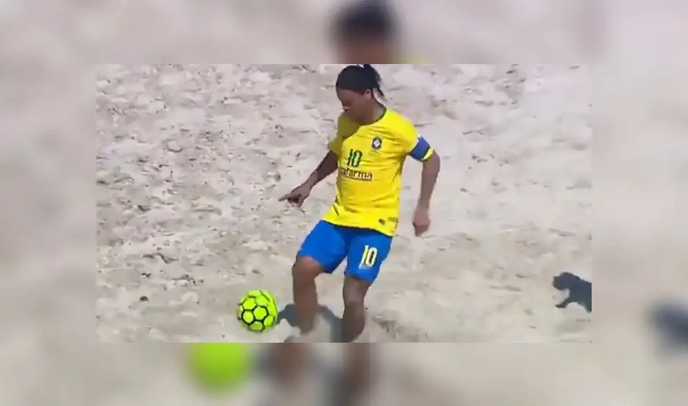 Ronaldinho se luce con jugadas de lujo en fútbol playa [VIDEO] 