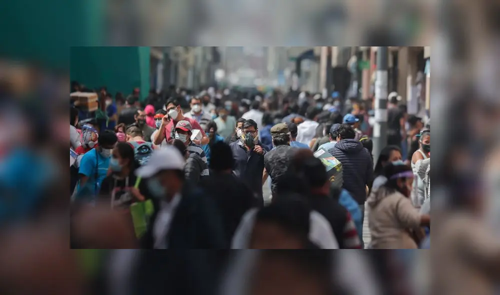 Aglomeración de personas pese a aumento de contagiados y fallecidos. Créditos: Antonio Melgarejo / La República Aglomeración de personas pese a aumento de contagiados y fallecidos. Créditos: Antonio Melgarejo / La República