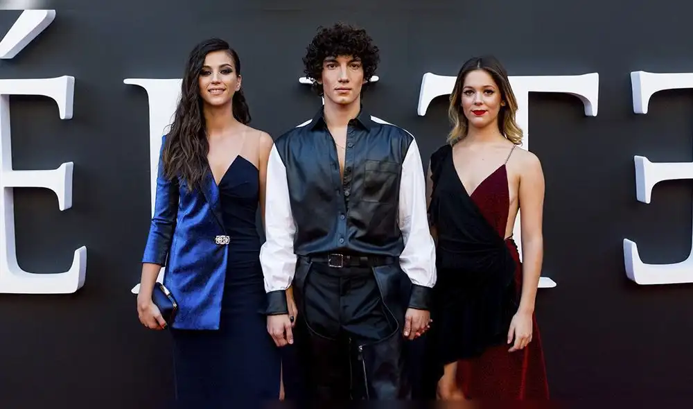 Actores de “Élite” y sus osados outfits en alfombra roja de Netflix Actores de “Élite” y sus osados outfits en alfombra roja de Netflix