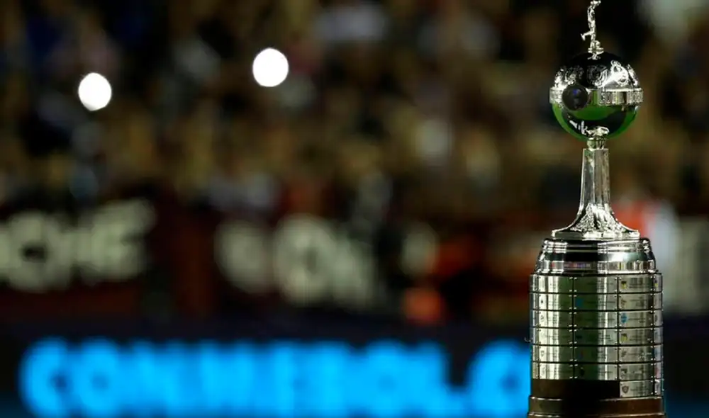 La máxima autoridad del balompié sudamericano, Conmebol, aclaró situación de Santiago de Chile como sede de la final de la Copa Libertadores tras problemas socio políticos que atraviesa el país.