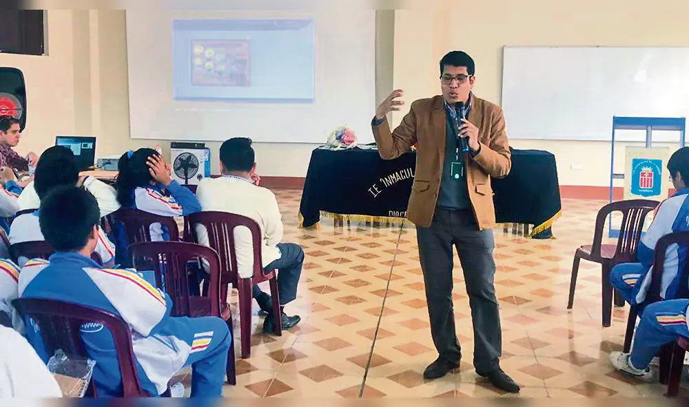 Prevención. Especialistas dictan talleres de sensibilización a escolares de Chimbote para evitar que caigan en garras de las drogas.