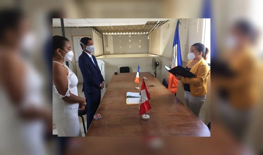 Primera pareja se convierten en esposos después de la pandemia. Primera pareja se convierten en esposos después de la pandemia.