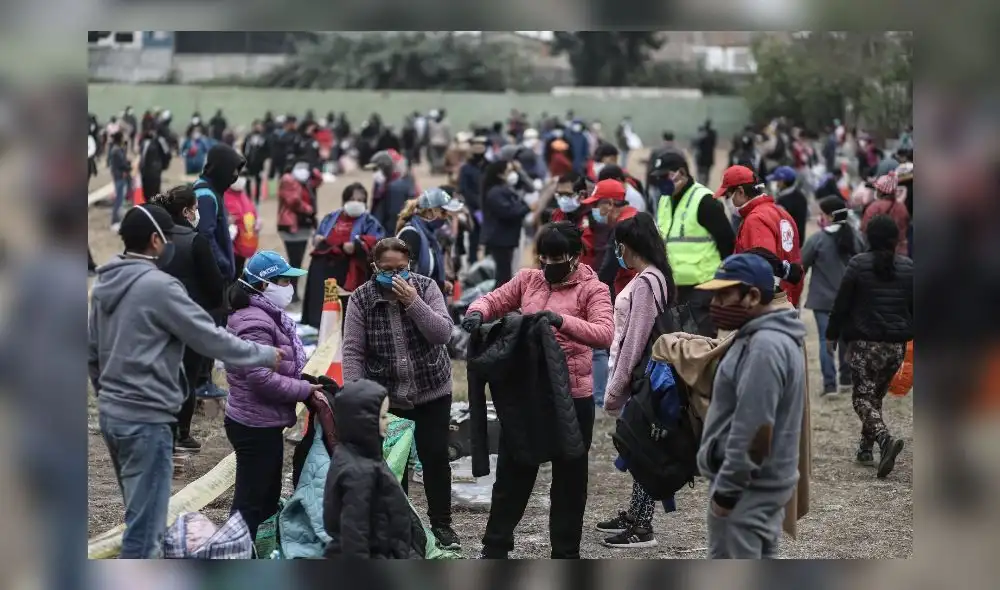 Municipalidad de Lima y comuna de San Juan de Miraflores abrieron las puertas del parque Huayna Cápac para que vendedores ambulantes ofrezcan sus productos. Créditos: Aldair Mejía / La República. Municipalidad de Lima y comuna de San Juan de Miraflores abrieron las puertas del parque Huayna Cápac para que vendedores ambulantes ofrezcan sus productos. Créditos: Aldair Mejía / La República.