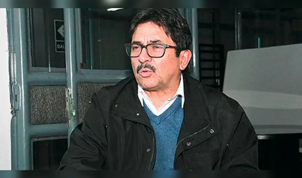 Cornejo juntó un millón de firmas pero va con los exfonavistas