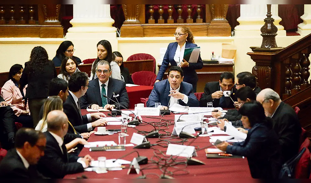 Cuestionan conflicto de intereses de Olaechea y Torres