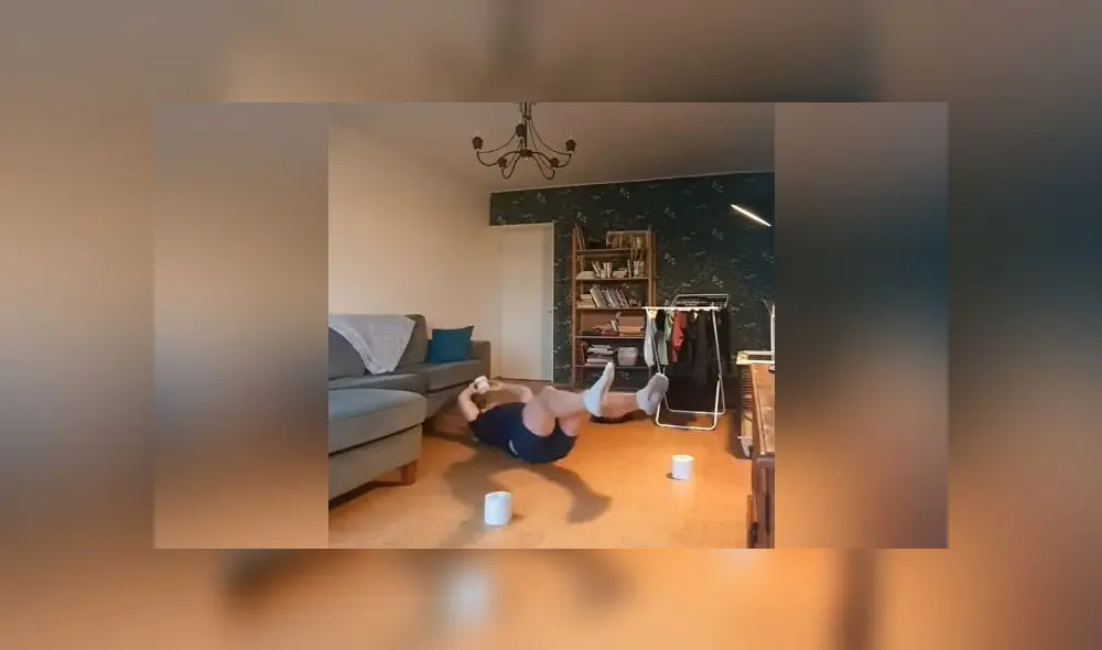 Desliza las imágenes para ver la disparatada rutina de ejercicios que ideó este sujeto con ayuda de papel higiénico. Foto: Captura/Viral Hog