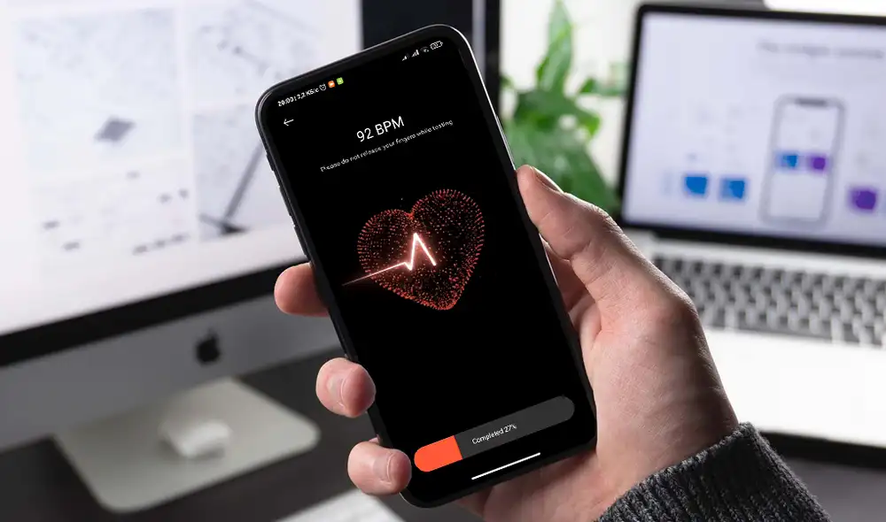 La app Mi Health será capaz de medir la frecuencia cardiaca con el móvil. | Foto: Composición La República