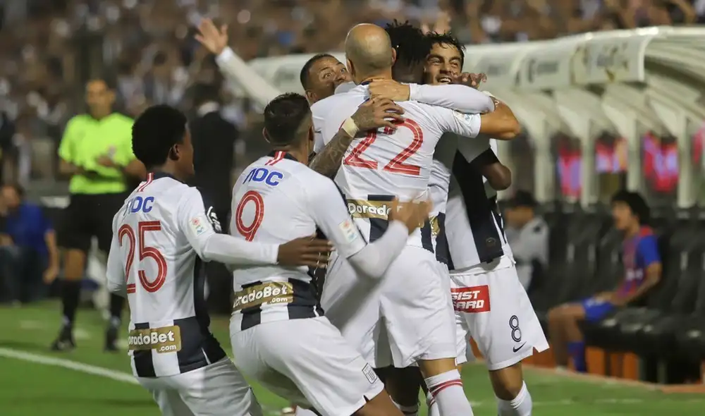 Plantel de Alianza Lima hace trabajo encargado por Mario Salas.