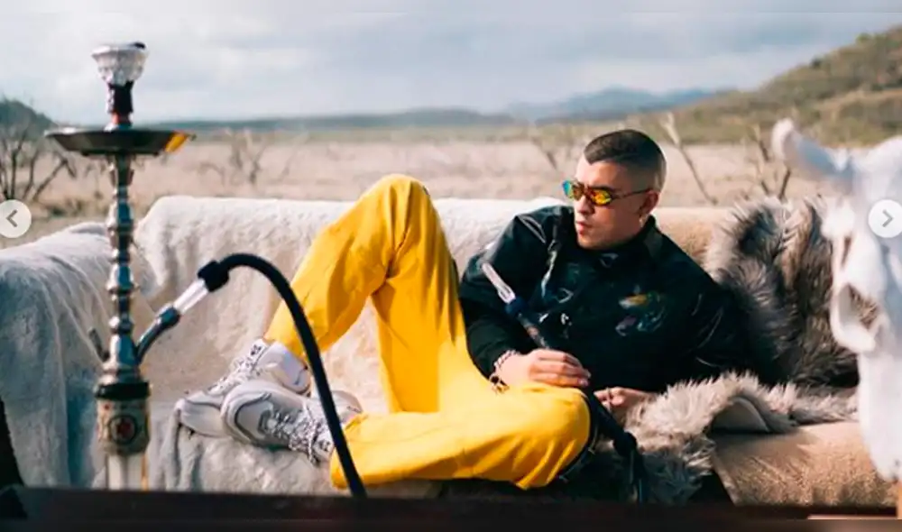 Bad Bunny impacta con atrevido look en los Latin Billboard