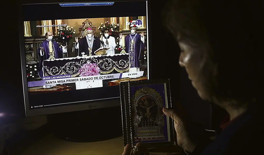 Con fe. La procesión virtual fue seguida por los fieles a través del canal Nazarenas TV. Foto: Jorge Cerdán Con fe. La procesión virtual fue seguida por los fieles a través del canal Nazarenas TV. Foto: Jorge Cerdán