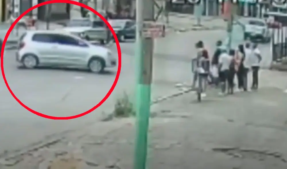 Además de la muerte de Jazmín, otro de los amigos resultó gravemente herido. De acuerdo con el medio TN, la Policía investiga si el carro en cuestión es robado.  Foto: captura-Clarín