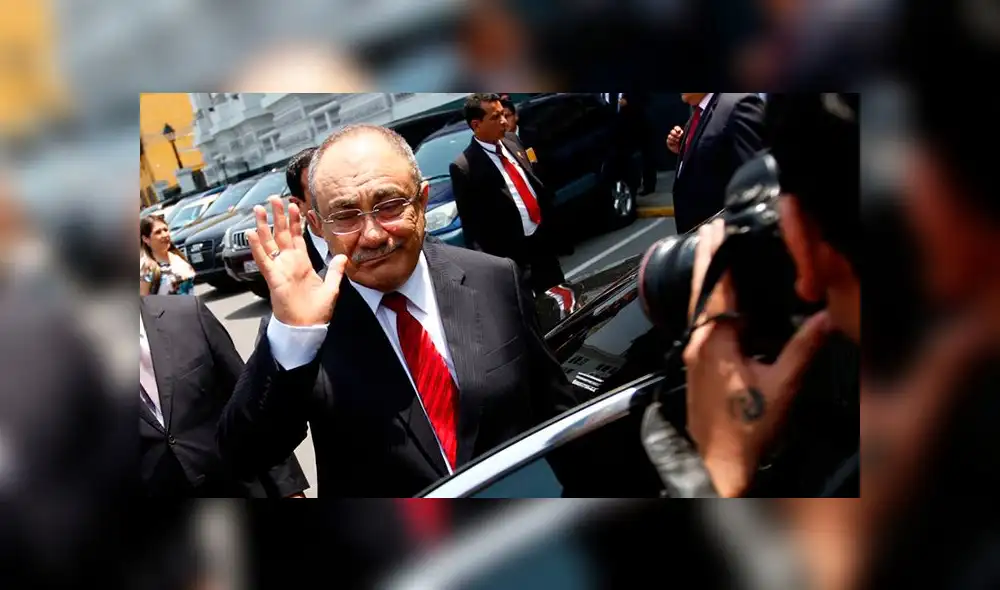 Idel Vexler dispuso investigar a titular de la Sunedu por presunto plagio