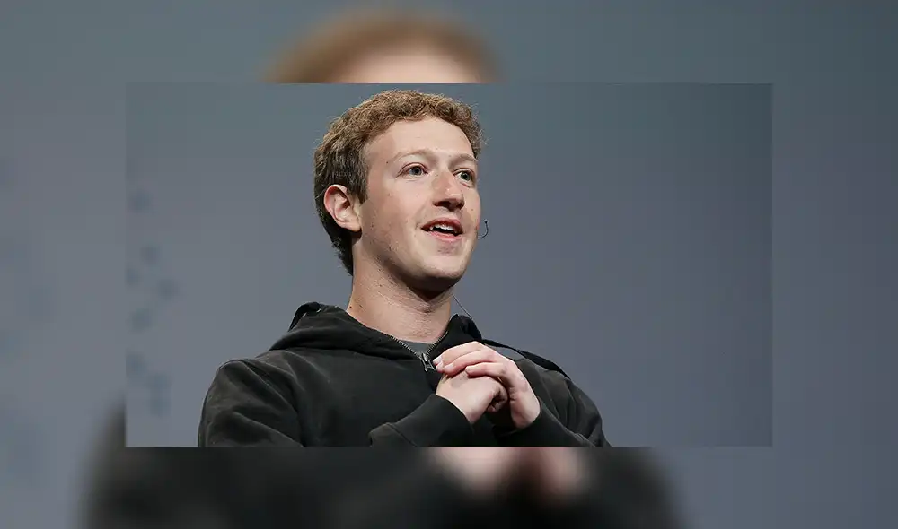 Facebook: Mark Zuckerberg genera teorías conspiratorias por la forma de sus piernas [FOTO]