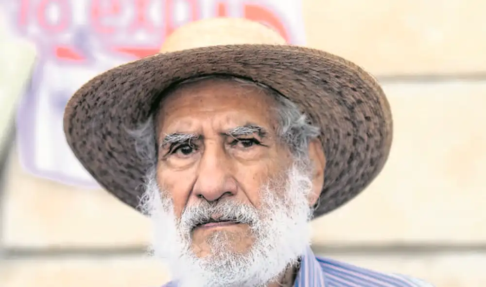 Hugo Blanco. En 1962 reconoció responsabilidad en la muerte de tres policías, aparentemente habiendo participado solo en una acción. Fue amnistiado por Velasco. Hugo Blanco. En 1962 reconoció responsabilidad en la muerte de tres policías, aparentemente habiendo participado solo en una acción. Fue amnistiado por Velasco.