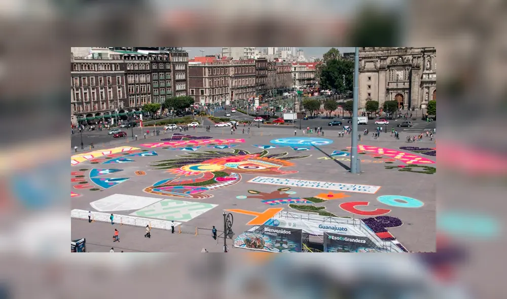 El Zócalo de Ciudad de México fue el lienzo sobre el que se elaboró la alfombra monumental más grande del mundo, de 3,000 metros cuadrados. Foto: Difusión.