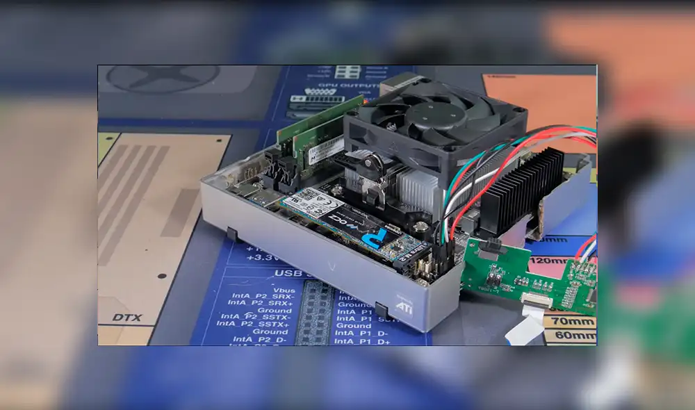 Aun así conservo los puertos para los mandos para poder jugar en la PC con controles de Gamecube originales. Aun así conservo los puertos para los mandos para poder jugar en la PC con controles de Gamecube originales.