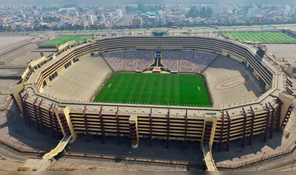 Universitario: Bomberos envían alerta de incendio en el Estadio Monumental. Universitario: Bomberos envían alerta de incendio en el Estadio Monumental.