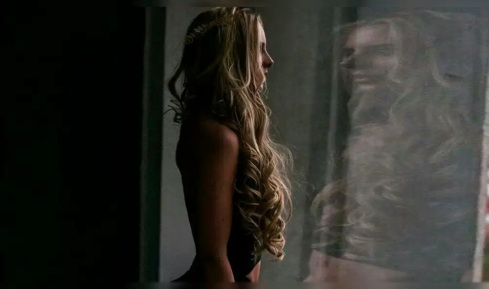 Enrique Peña Nieto es visto con joven modelo, ¿y Angélica Rivera? [VIDEO]