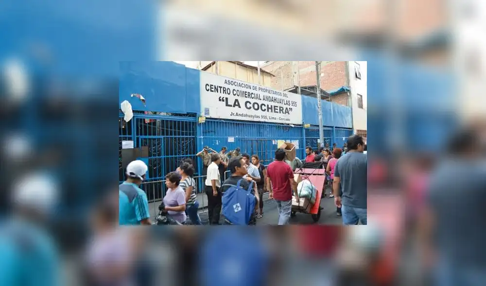 Asaltan a mano armada centro comercial en ‘Mesa Redonda’