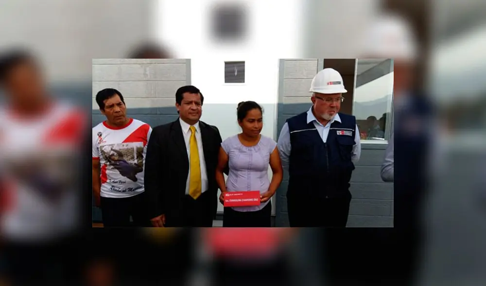 Caja Huancayo y Ministerio de Vivienda entregan casa a Evangelina Chamorro Caja Huancayo y Ministerio de Vivienda entregan casa a Evangelina Chamorro