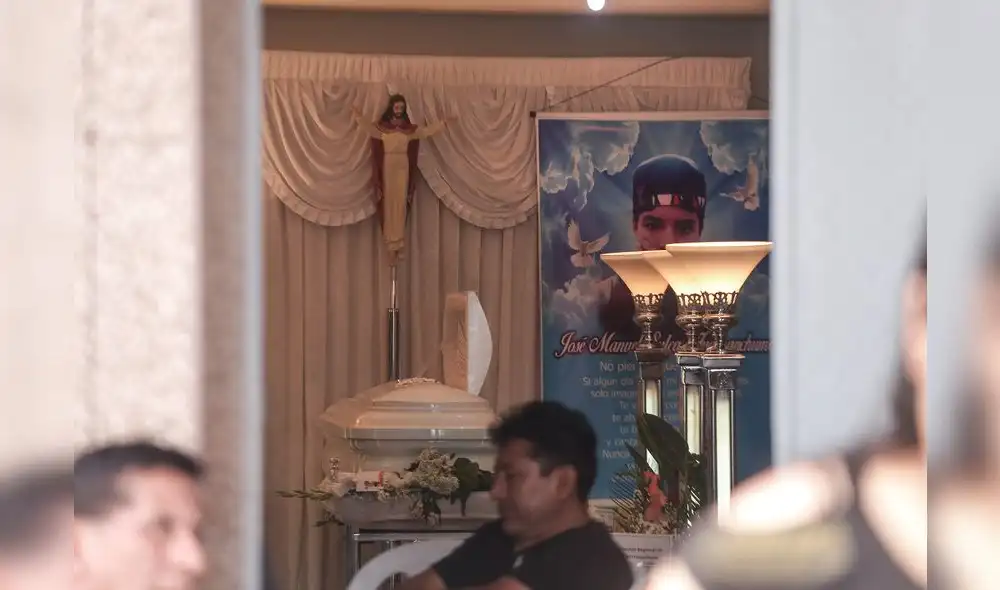 Velan a escolar que murió por un disparo en colegio Trilce [FOTOS]