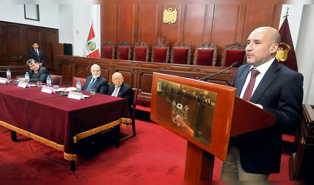 Ministro de Trabajo renunció por discrepancia en reforma laboral