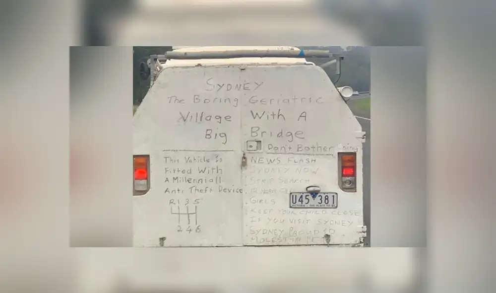 En Facebook se hizo viral un hilarante mensaje escrito en la parte de atrás de una camioneta.