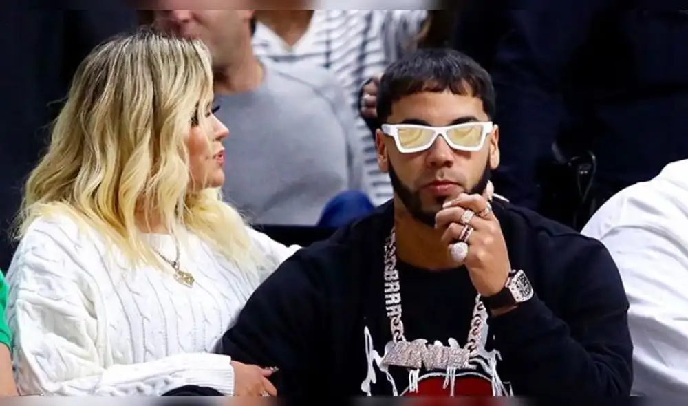 La reacción de Karol G al ser testigo de una "travesura" de Anuel AA [VIDEO]
