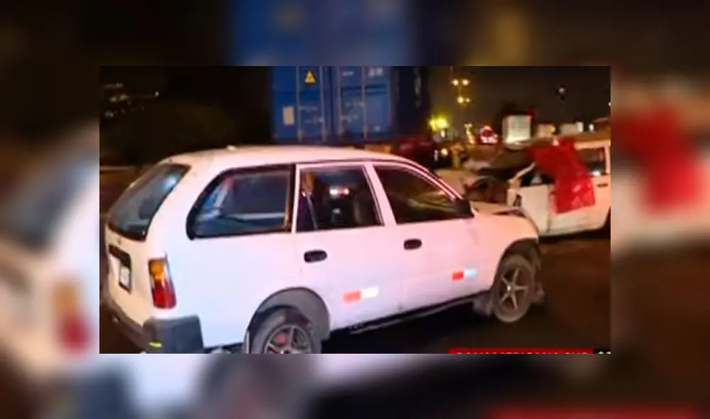 Un auto blanco generó el impacto, según testigos. Foto: Captura/Panamericana