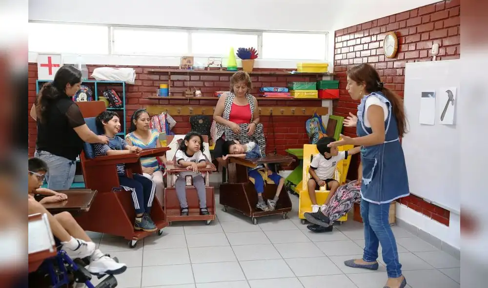 Colegios deben destinar al menos dos plazas por aula para niños con discapacidad
