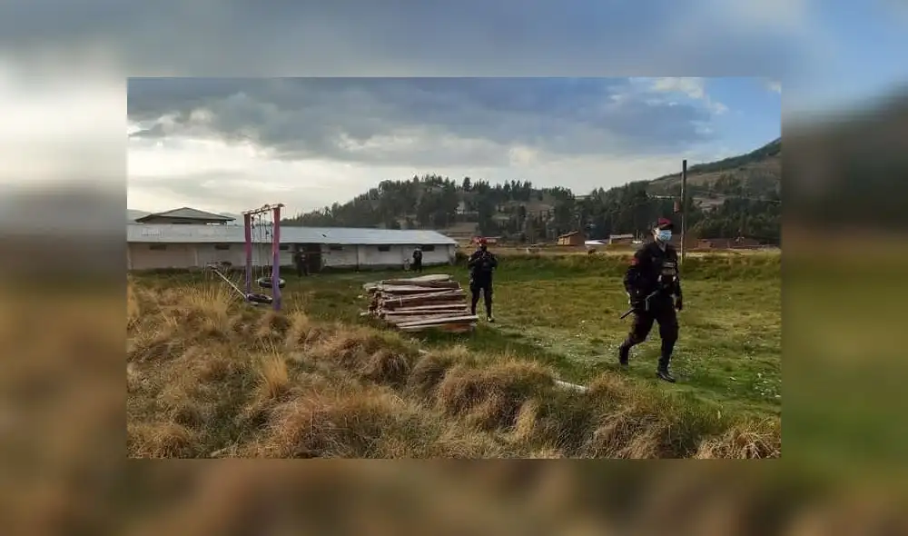 Hasta el inmueble donde vivía la madre de familia con su pareja llegaron los policías y hallaron el cadáver. Foto: Difusión