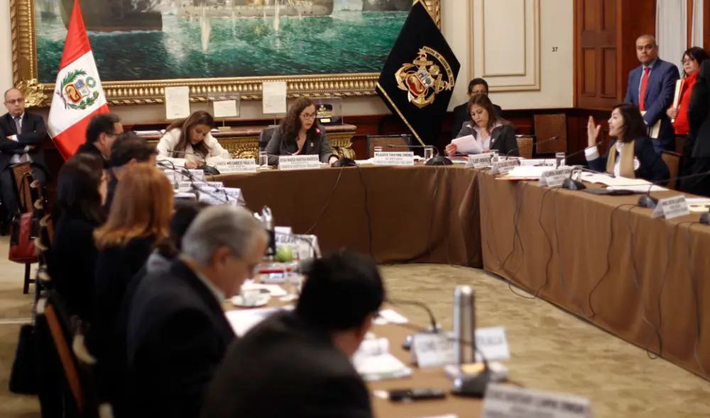 Insisten que inmunidad parlamentaria sea potestad del Congreso tras aprobar predictamen Insisten que inmunidad parlamentaria sea potestad del Congreso tras aprobar predictamen