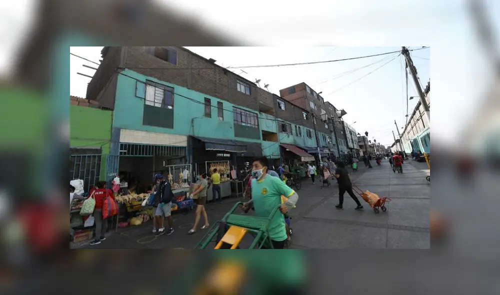 Agentes del orden también supervisaron el orden en el Mercado de Frutas de Caquetá. (Foto: Rodolfo Contreras / La República) Agentes del orden también supervisaron el orden en el Mercado de Frutas de Caquetá. (Foto: Rodolfo Contreras / La República)