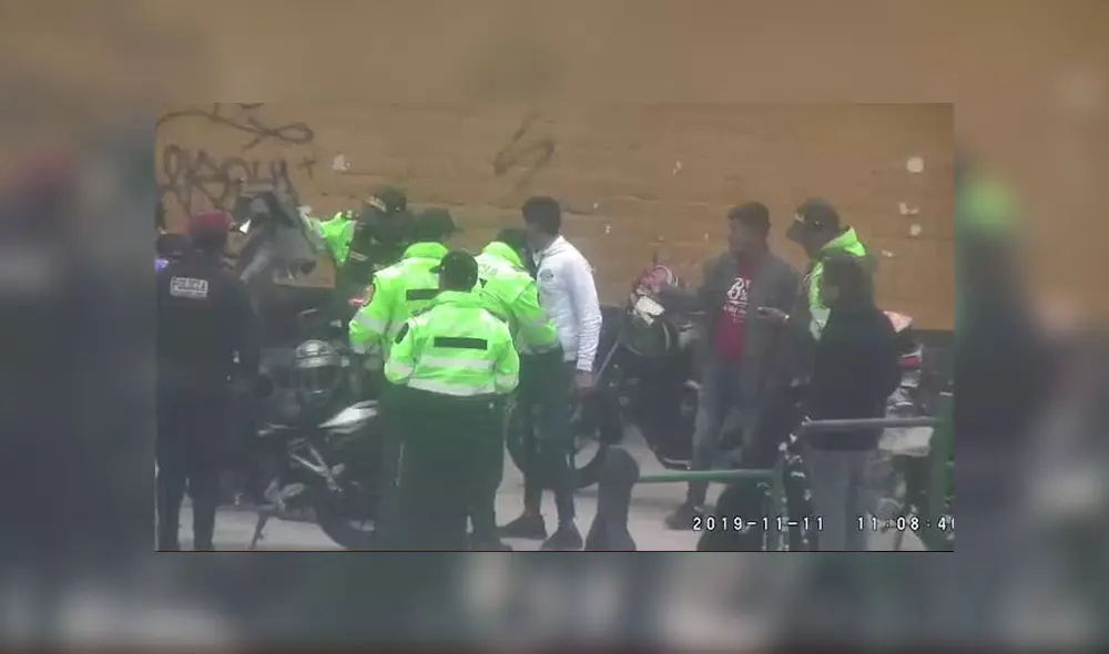 Surco: motociclistas informales son captados drogándose en vía pública [VIDEO]