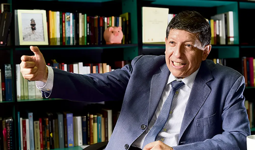 Ponente. Carlos Ramos reconoció que el presidente de la República, Martin Vizcarra, estaba constitucionalmente habilitado a cerrar el Congreso ante la segunda denegatoria de confianza. Crédito: Melissa Merino