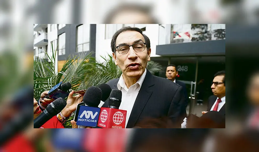 20-12-17 MAURICIO MALCA POPOVICH

LLEGADA DE MARTIN VIZCARRA QUE VIENE DESDE CANADA A LIMA A SU RESIDENCIA EN CALLE LOS ROSALES 262