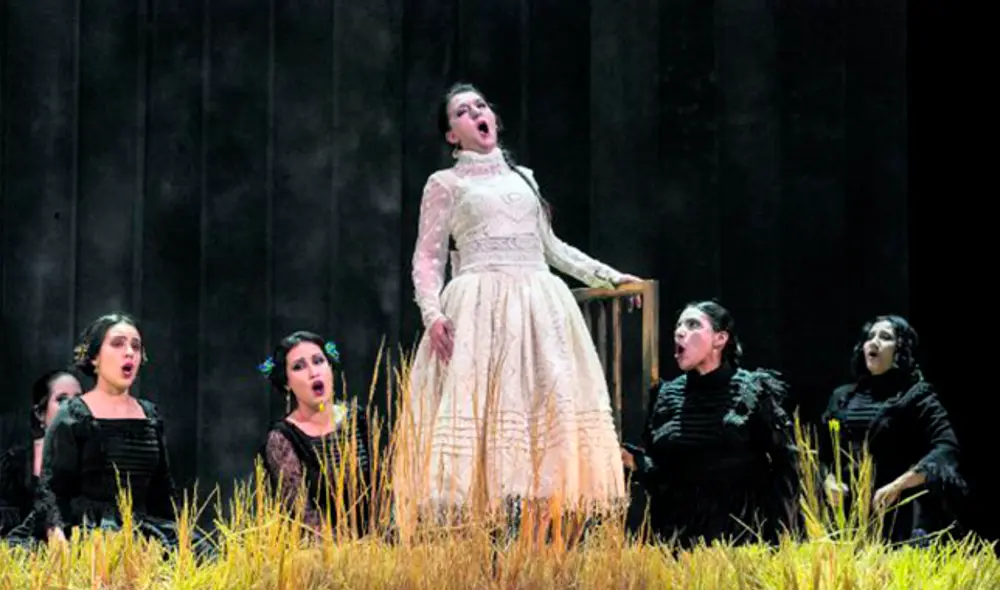 Heroína. Una escena de la ópera en donde la soprano argentina Jaquelina Livieri encarna a la bella Alzira. Heroína. Una escena de la ópera en donde la soprano argentina Jaquelina Livieri encarna a la bella Alzira.